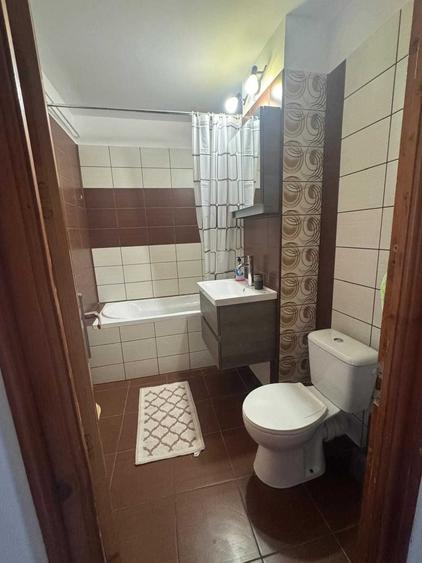 Apartament cu 3 camere decomandat în Paltiniș