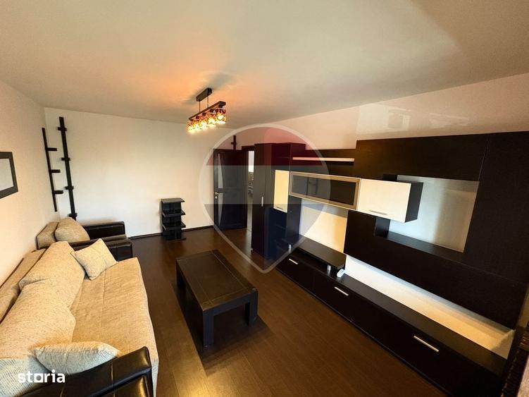 Apartament cu 4 camere semidecomandat în Traian