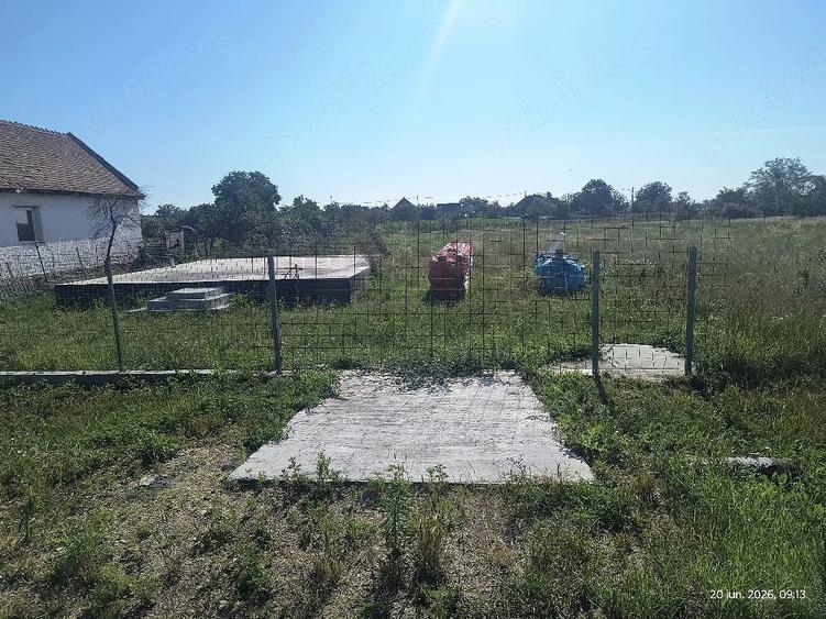Teren de 1000 mp, în Bazoș