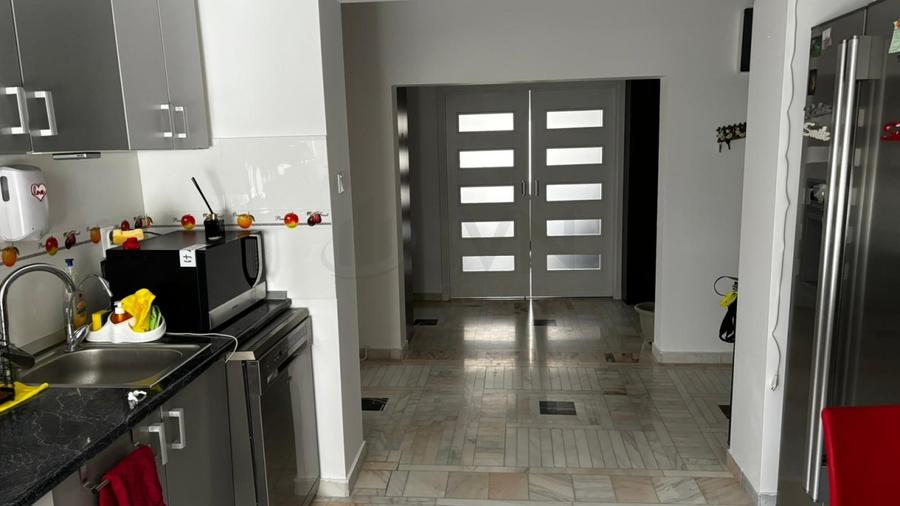 Apartament cu 4 camere decomandat, mobilat în 13 Septembrie