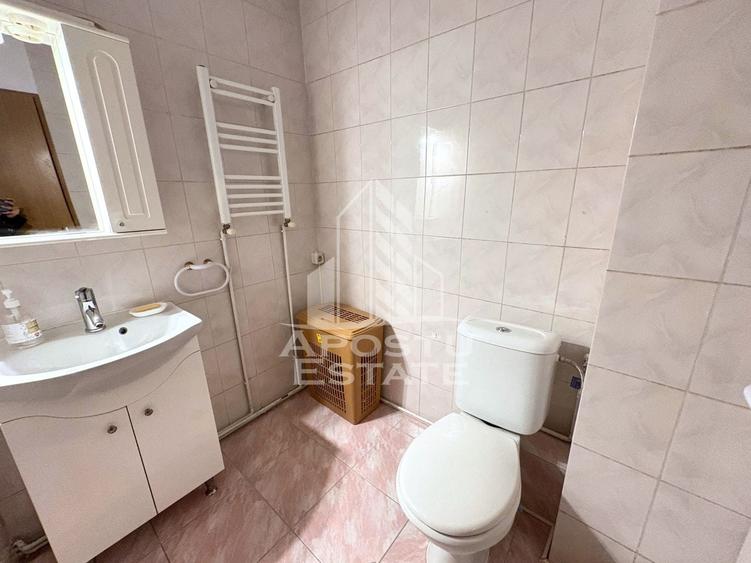 Apartament cu 4 camere decomandat, mobilat în Torontalului