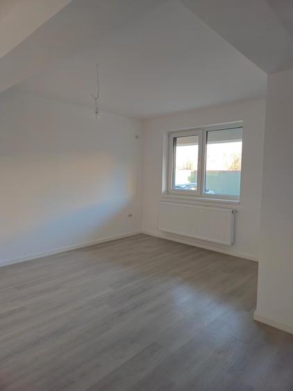 Apartament cu 3 camere în Popești-Leordeni