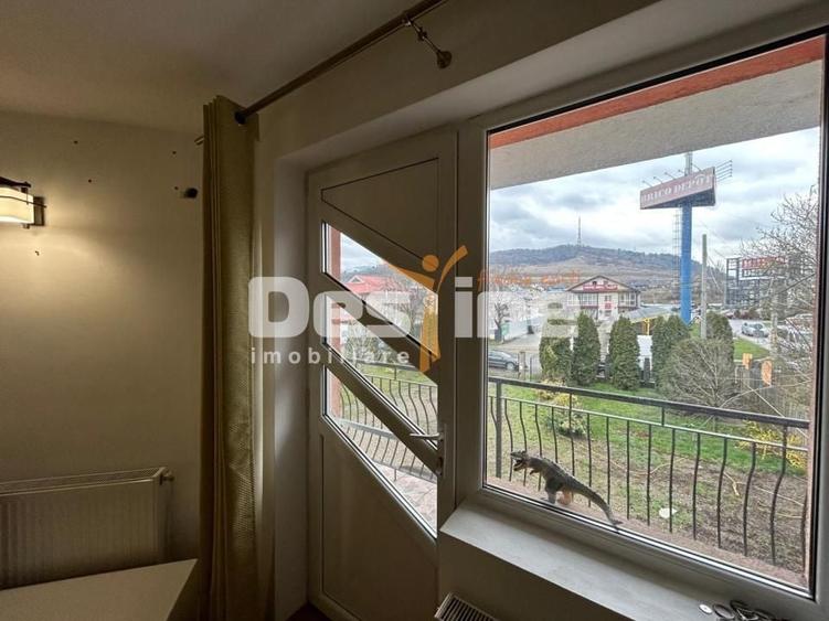 Casă individuală cu 6 camere cu Canalizare în Ciritei