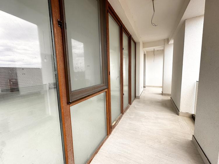 Apartament cu 2 camere decomandat în Fratelia
