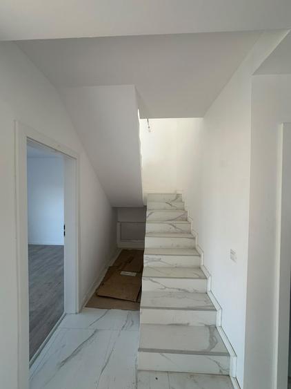 Duplex cu 5 camere cu Teren 100 Mp în Jilava