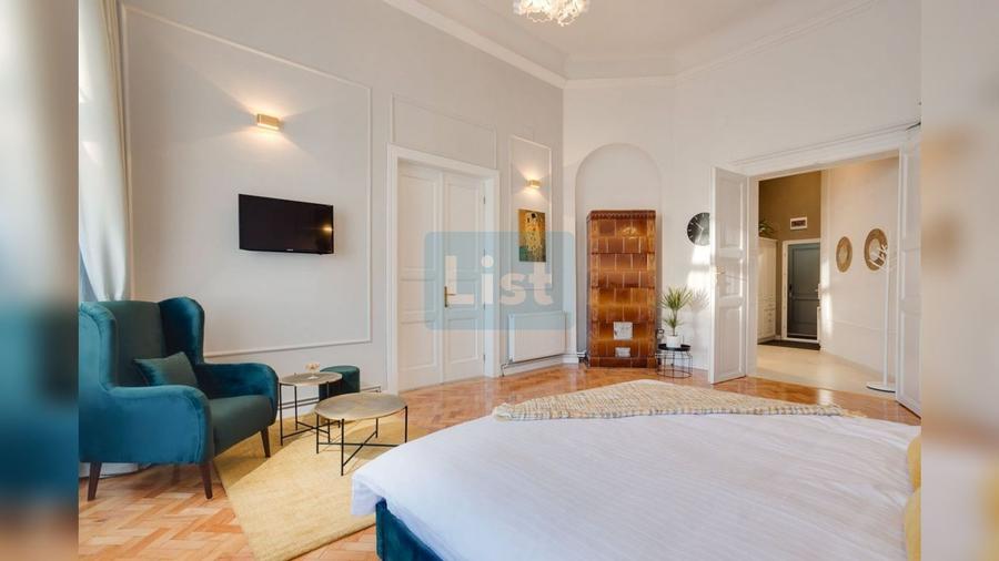Apartament cu 4 camere semidecomandat, mobilat în Ultracentral