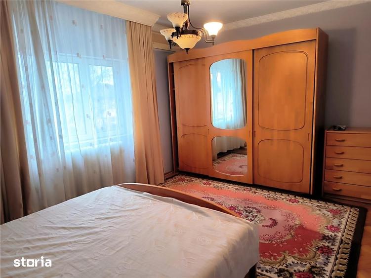 Casă cu 4 camere cu Canalizare în Central