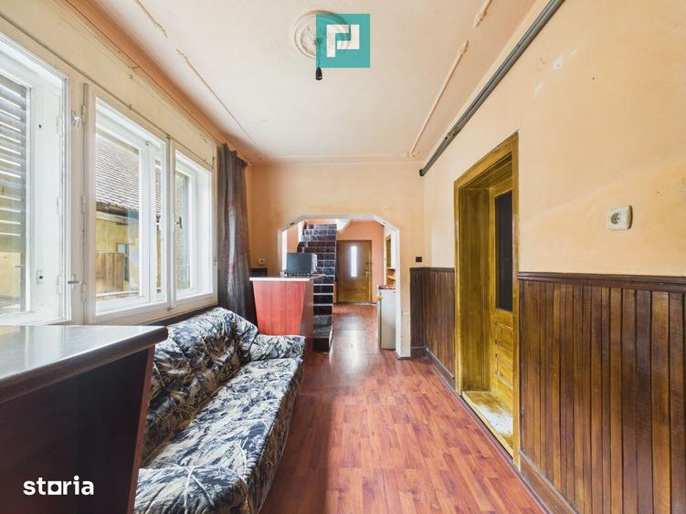 Casă cu 4 camere cu Teren 1368 Mp în Central