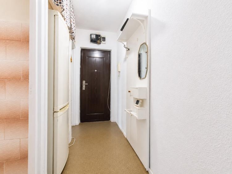Apartament cu 2 camere decomandat în Girocului