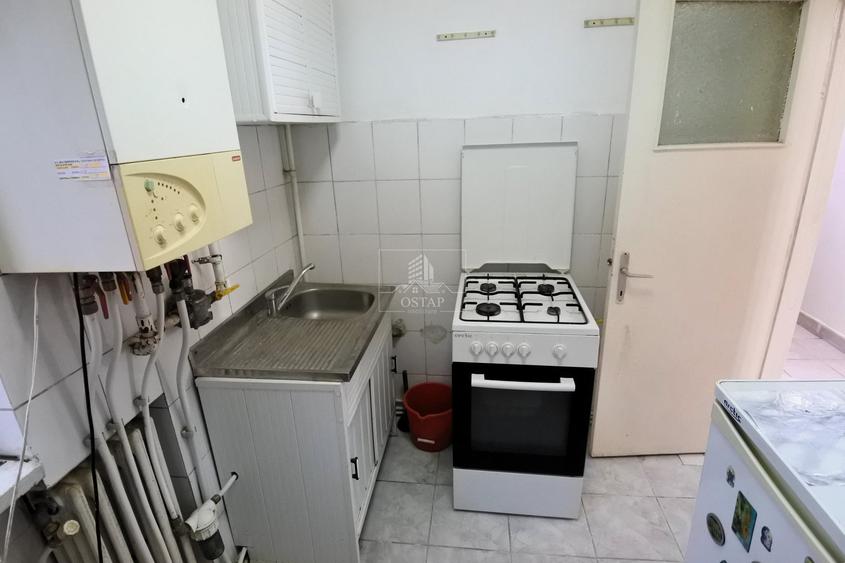 Garsonieră decomandată în Central