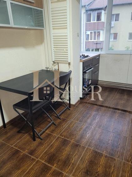 Apartament cu 2 camere decomandat, mobilat în Soarelui