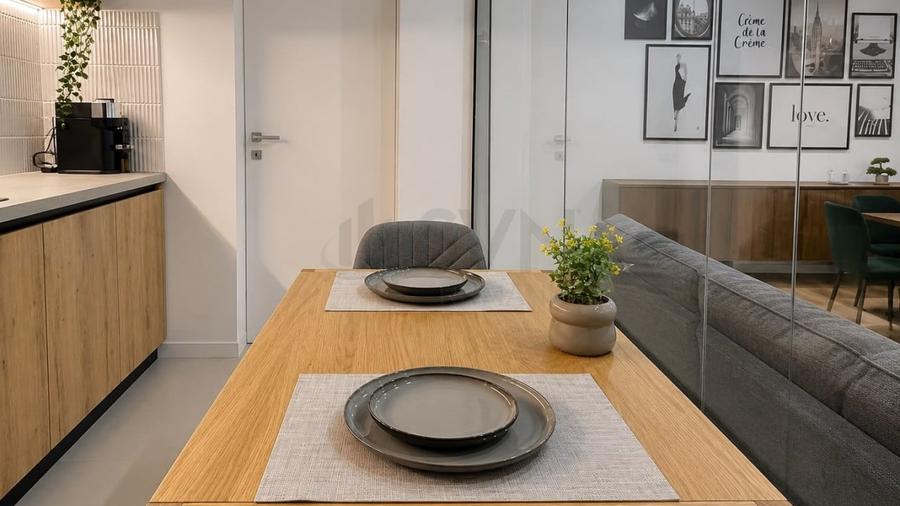 Apartament cu 2 camere semidecomandat, mobilat în Aviației