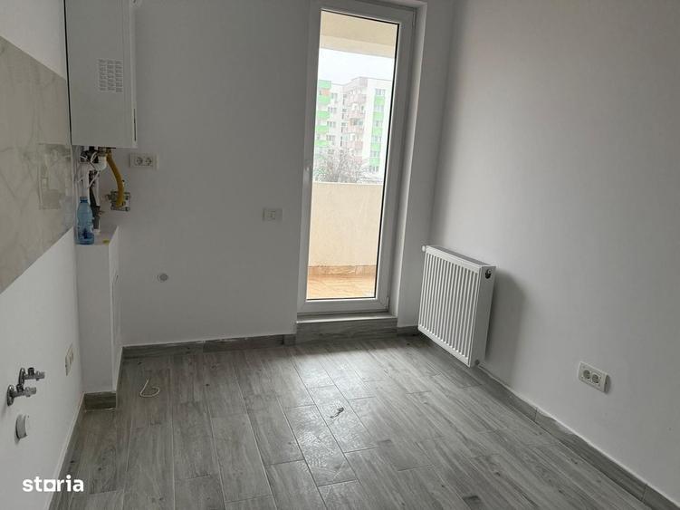 Apartament cu 2 camere decomandat în Sud — fotografia 3