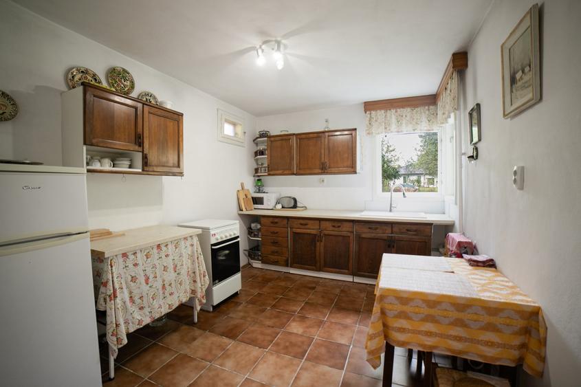 Casă individuală cu 5 camere cu Teren 1364 Mp în Brebu