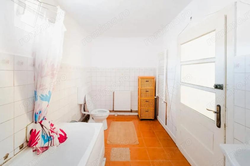 Casă cu Teren 2634 Mp în Jebel