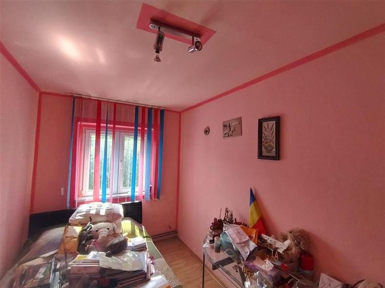 Apartament cu 4 camere decomandat în Nord