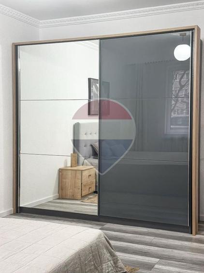 Apartament cu 2 camere semidecomandat, mobilat în Central