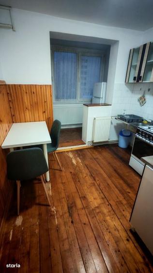 Apartament cu 2 camere semidecomandat în Griviței