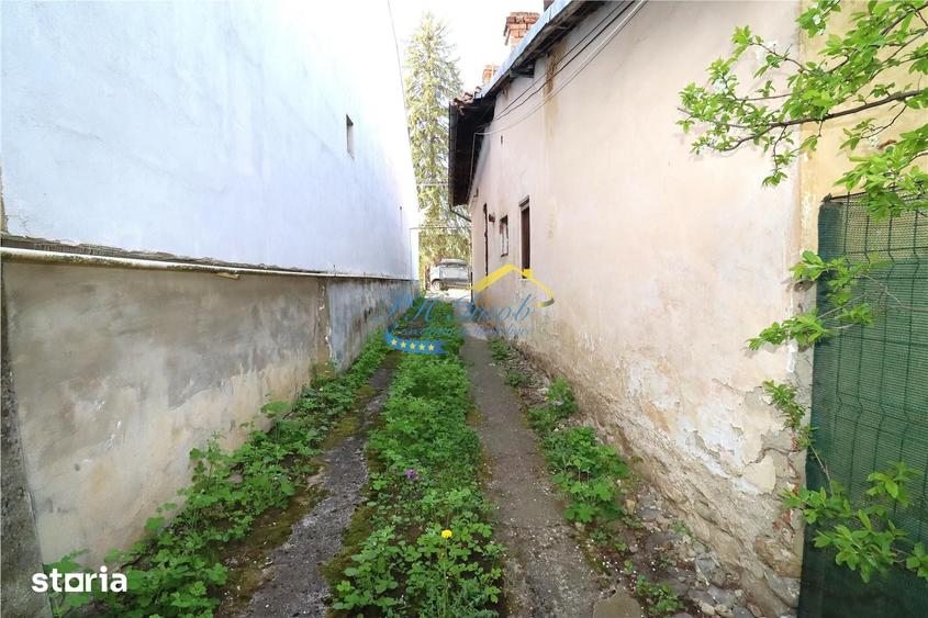 Casă cu 5 camere cu Teren 389 Mp în Central