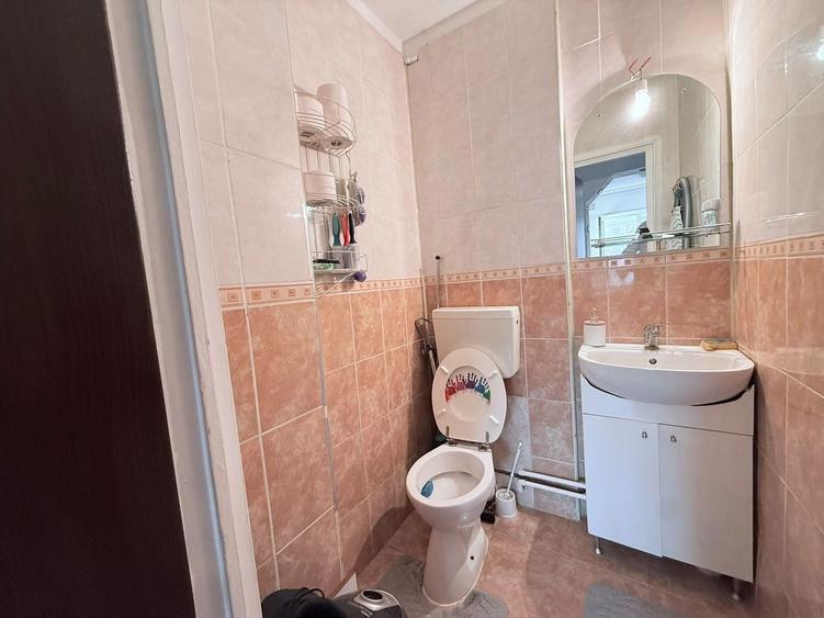 Apartament cu 3 camere decomandat, mobilat în Drumul Taberei