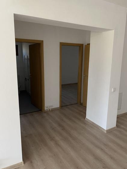 Proprietar inchiriez / vand apartament 3 camere Giroc - 2