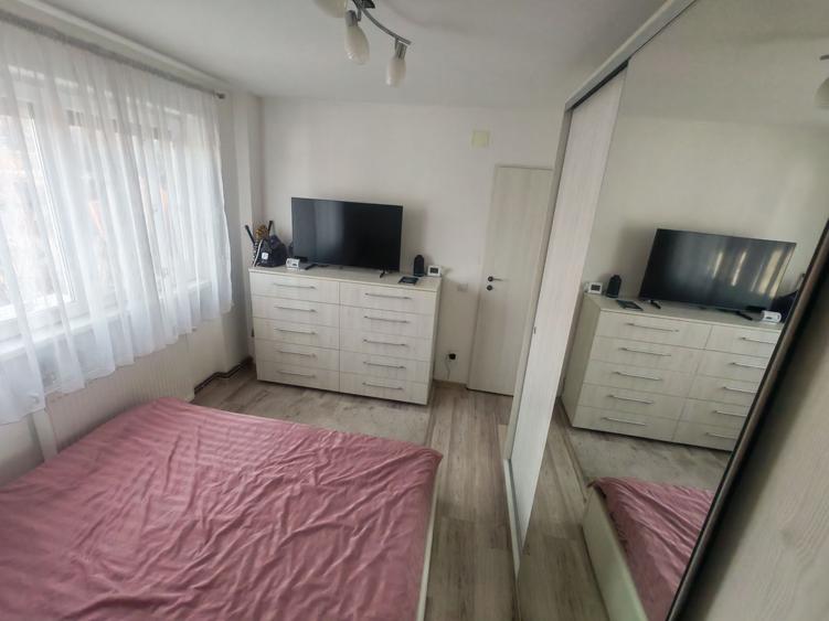 Apartament cu 3 camere decomandat în Aurel Vlaicu