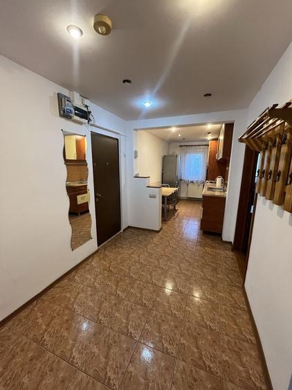Apartament cu 3 camere decomandat în Vasile Aaron