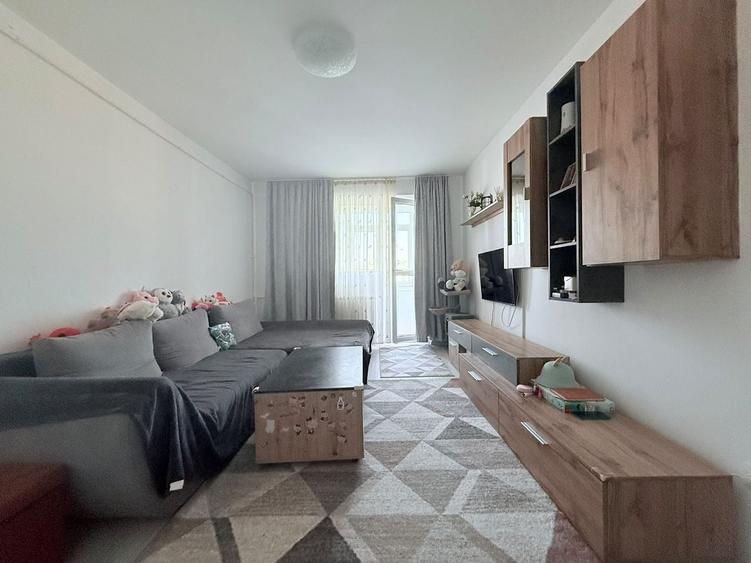 Apartament cu 3 camere decomandat, mobilat în Drumul Taberei