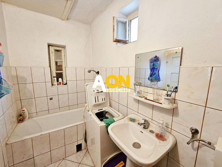Casă individuală cu 4 camere cu Canalizare în Vințu de Jos
