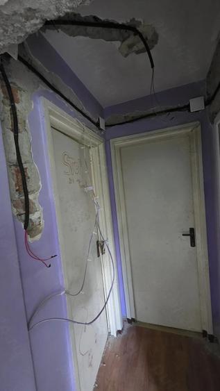 Apartament cu 4 camere semidecomandat în Petros