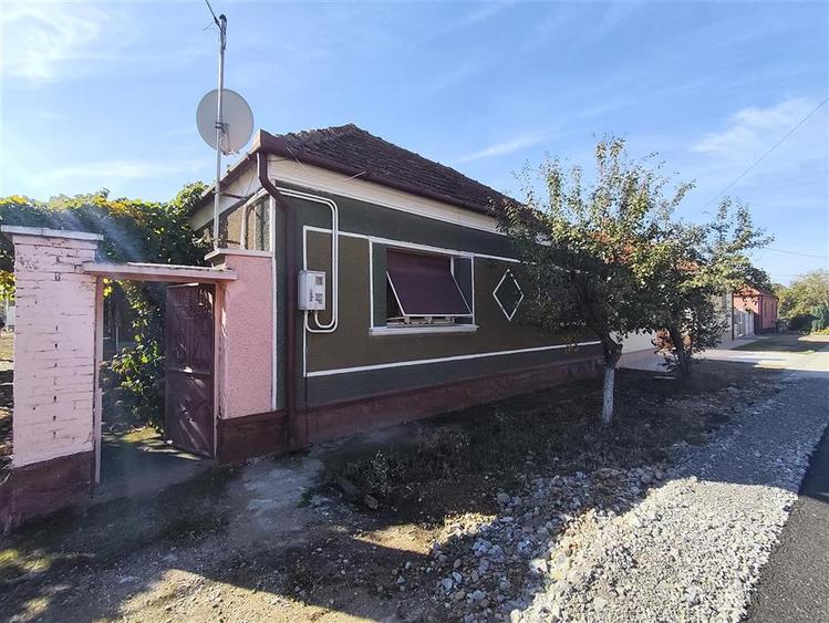 Casă cu 4 camere cu Teren 600 Mp în Sântandrei
