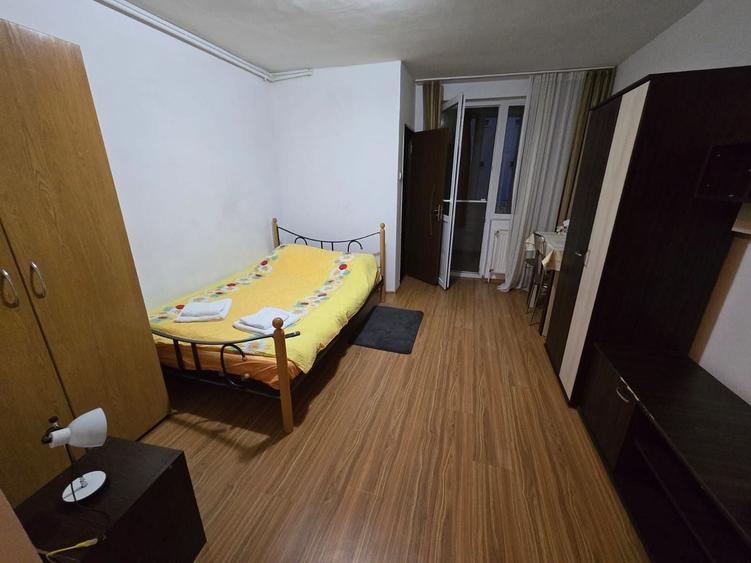Garsonieră decomandată, mobilată în 7 Noiembrie