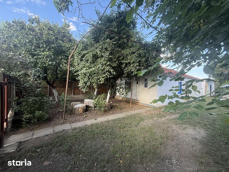Casă cu 3 camere cu Teren 970 Mp în Central