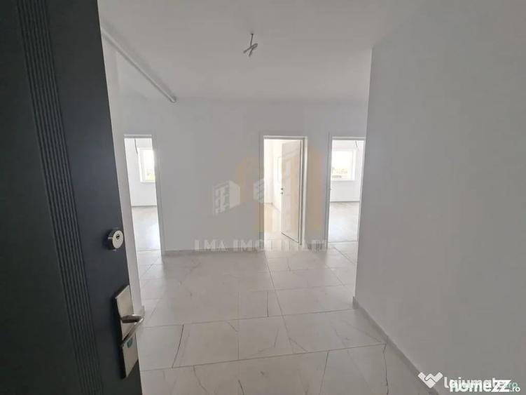 Apartament cu 3 camere decomandat în Sânpetru