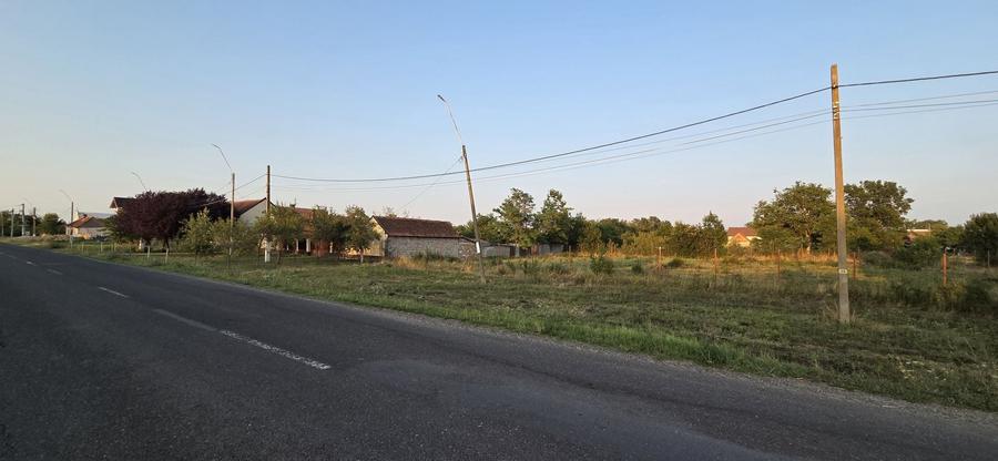 Teren Construcții intravilan de 1600 mp, în Sacoșu Turcesc