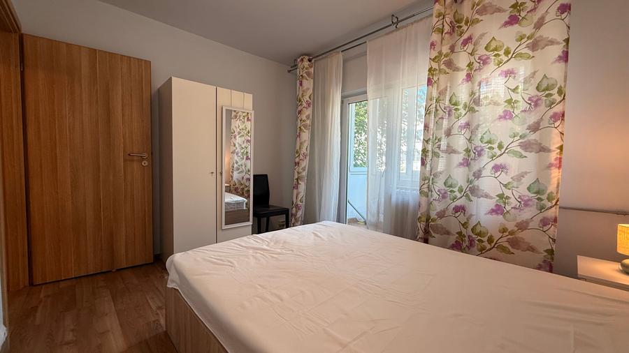Apartament cu 3 camere decomandat în Aviației