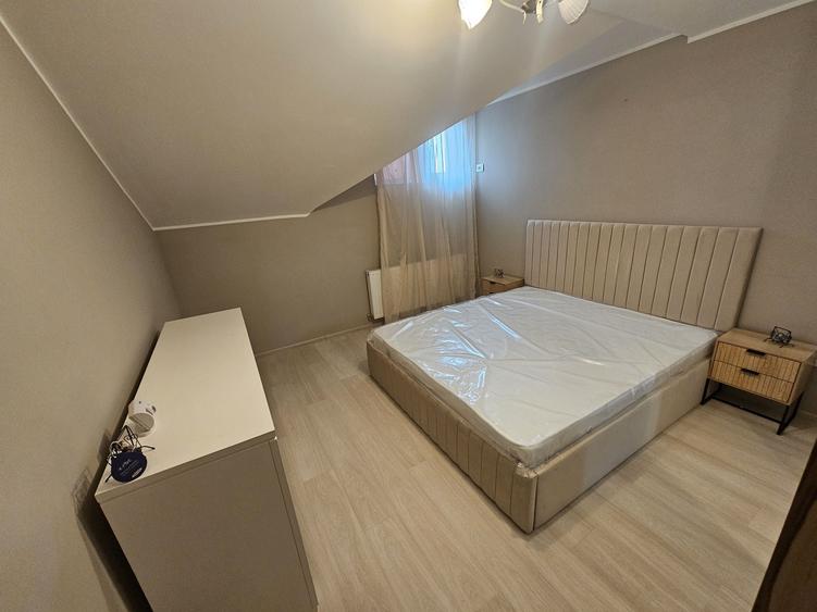 Apartament cu 2 camere decomandat în Roșu