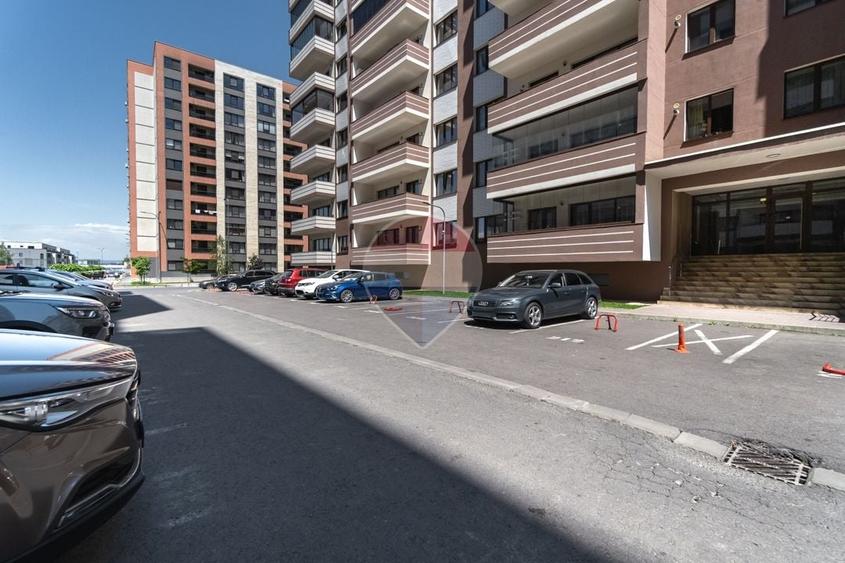 Apartament cu 2 camere decomandat, mobilat în Tractorul