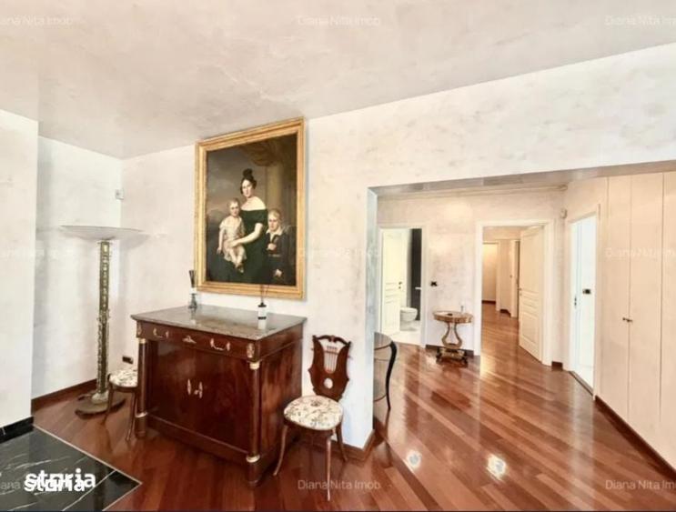 Apartament cu 4 camere în Primăverii