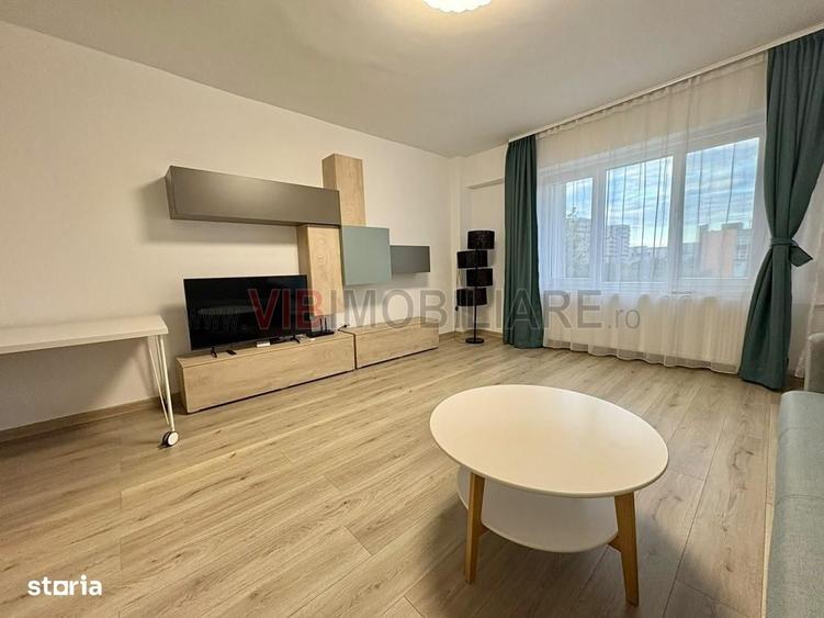 Apartament cu 3 camere decomandat în Păcii