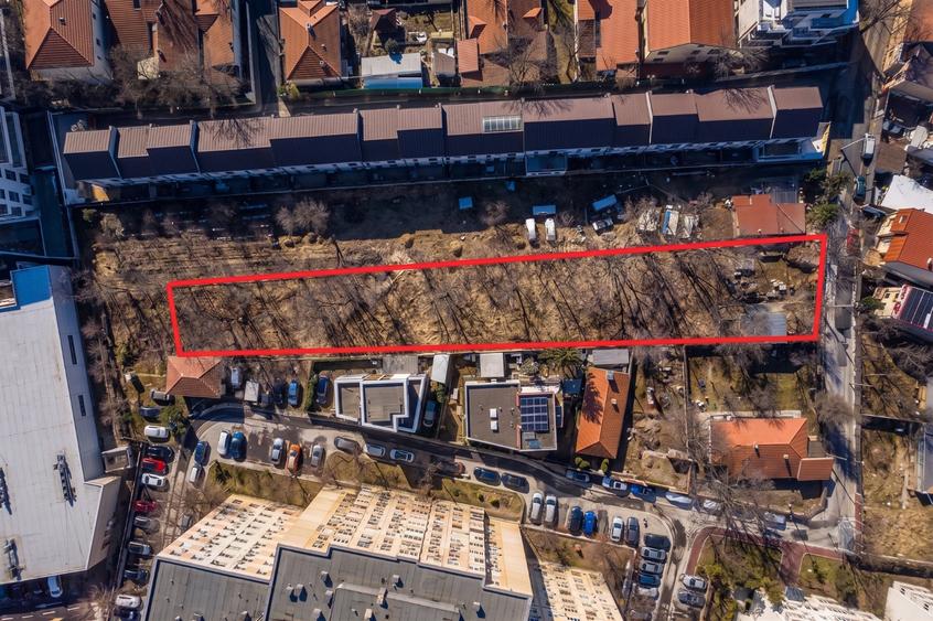Teren Construcții intravilan de 1825 mp, în Dristor