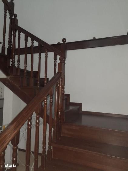 Casă cu 4 camere cu Teren 2000 Mp în Central