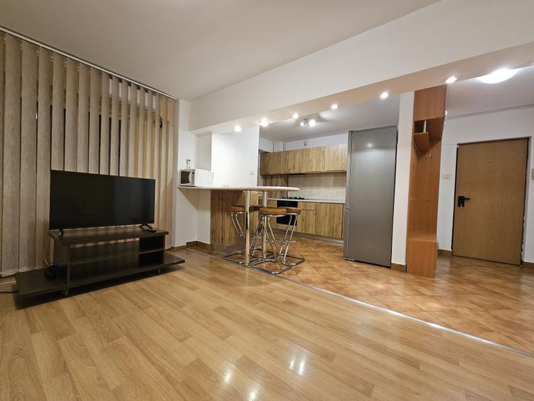 Apartament cu 2 camere semidecomandat, mobilat în 13 Septembrie