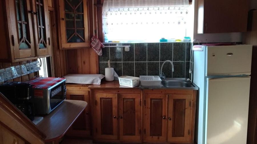 Casă cu 2 camere în Dealu Negru