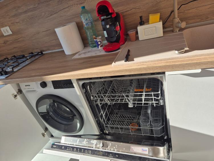 Apartament cu 2 camere decomandat, mobilat în Vest
