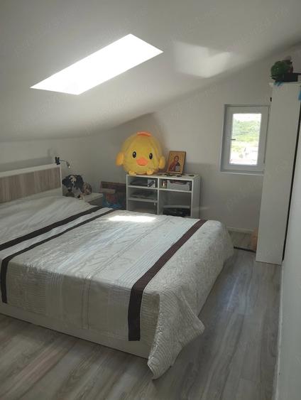 Apartament cu 3 camere semidecomandat în Câmpului