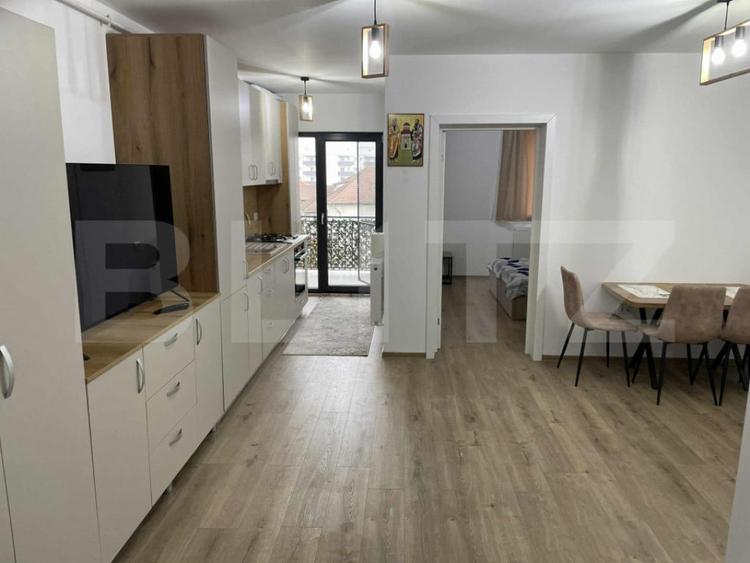 Apartament cu 2 camere semidecomandat în Cetate