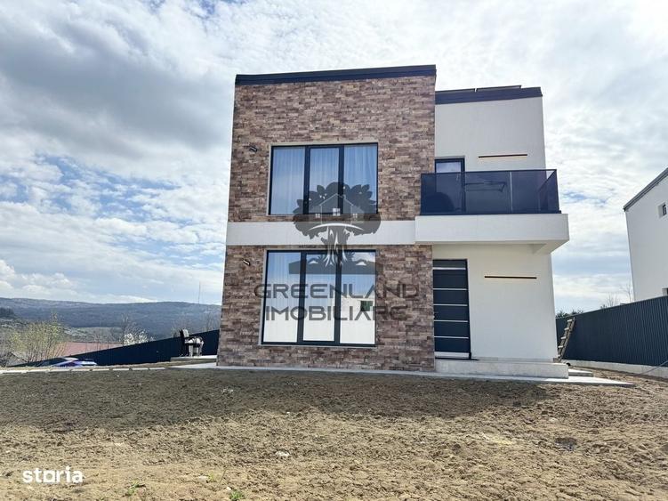 Casă cu 4 camere în Bucium