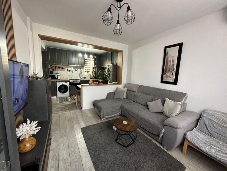 Apartament cu 2 camere decomandat, mobilat în Industriilor