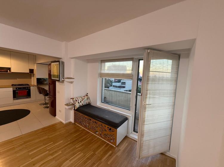 Apartament cu 4 camere decomandat în Unirii